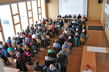 Une participation étonnante : plus de 100 personnes ont répondu à l'appel.